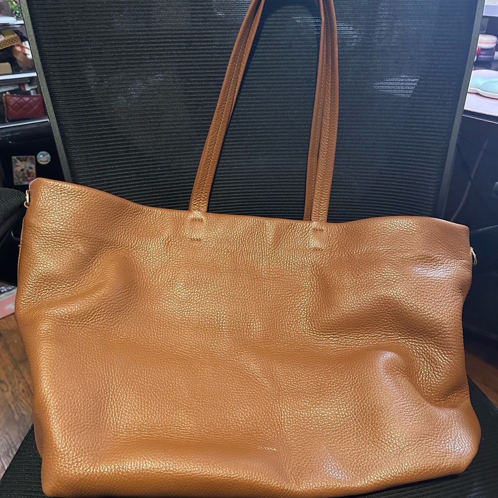 Cuyana Classic Easy Zipper Tote - Picture 7 of 9